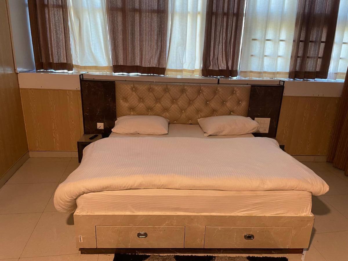 Jai Maa Bhagwati Hotel Pithoragarh Ngoại thất bức ảnh